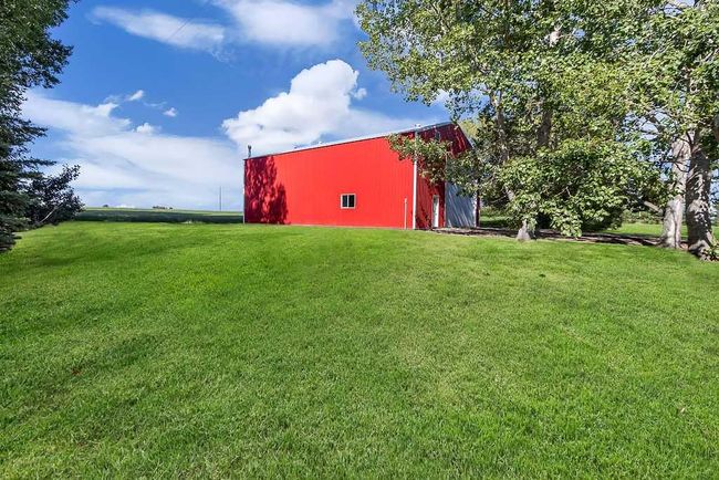 28511 Township Road 332, Home with 5 bedrooms, 3 bathrooms and 20 parking in Rural Mountain View County AB | Image 39