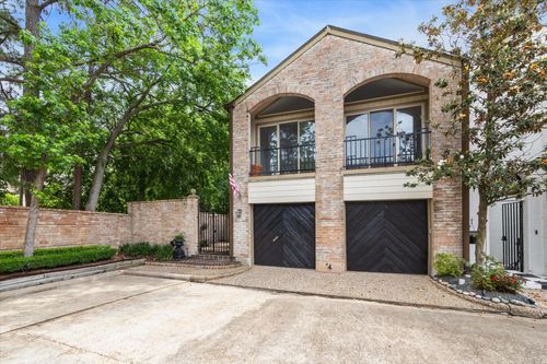 4 River Hollow Ln, Houston, TX, 77027-9402 | Card Image