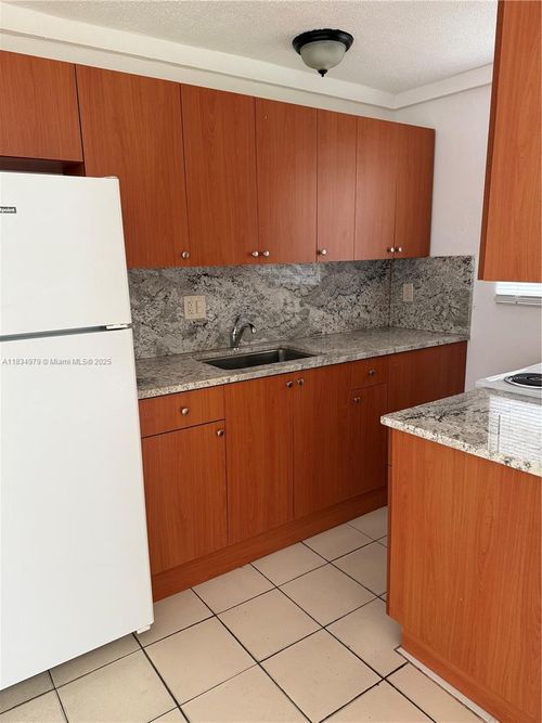 apt-a9-6270 W Flagler St, Miami, FL, 33144-3045 | Card Image