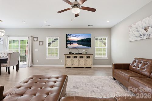 10258 Paper Birch Dr, Charlotte, NC, 28215-4574 | Card Image