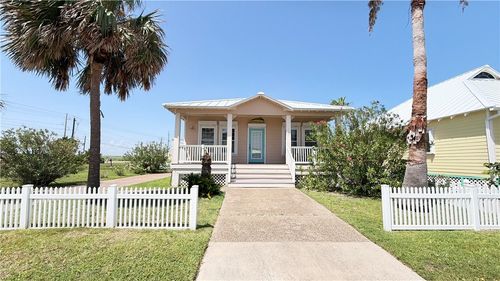 109 Beachwalk Ln, Port Aransas, TX, 78373-4822 | Card Image