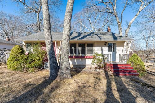 45 Smith Dr N, Southold, NY, 11971-4460 | Card Image