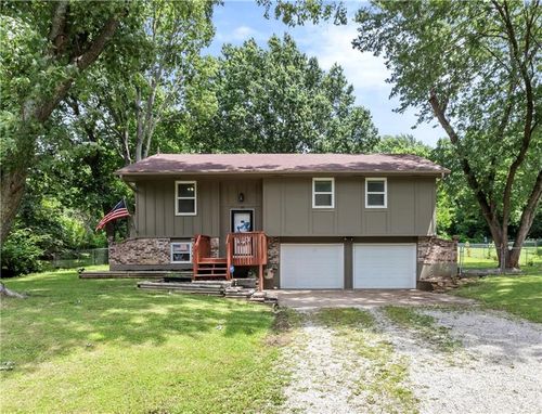 181 Se 421st Rd, Warrensburg, MO, 64093-8383 | Card Image