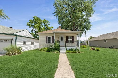 208 Washington Ave, East Alton, IL, 62024-1547 | Card Image