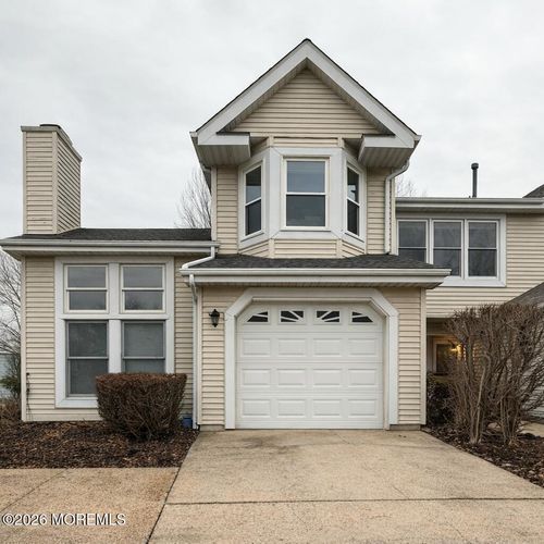 107-107 Lloyd Ct, East Brunswick, NJ, 08816-5692 | Card Image