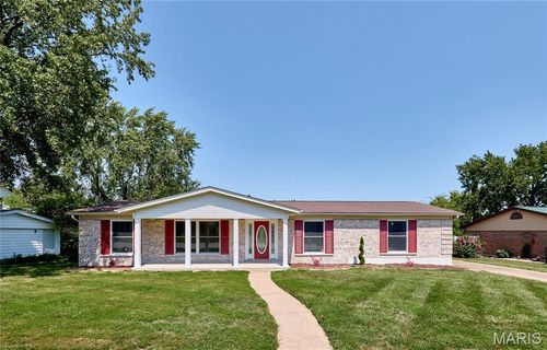 3621 Harmann Estates Dr, Bridgeton, MO, 63044-2807 | Card Image
