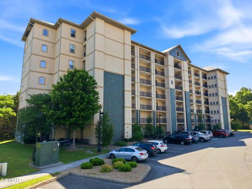5605-124 Plaza Dr, Pigeon Forge, TN, 37863-4997 | Card Image