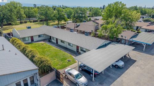 5570 Mountain View Dr, Redding, CA, 96003-1526 | Card Image