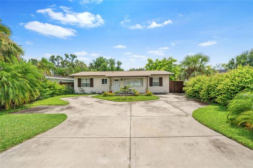 820 40th Ave Ne, ST PETERSBURG, FL, 33703-5927 | Card Image