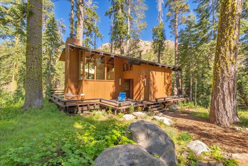 1960 John Scott Trl, Alpine Meadows, CA, 96146-9804 | Card Image