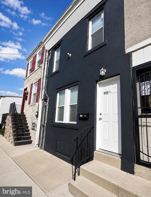 925 Walnut St, CHESTER, PA, 19013-6131 | Card Image