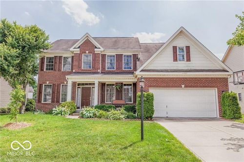 11887 Weathered Edge Dr, Fishers, IN, 46037-3905 | Card Image