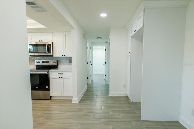 621 Gran Kaymen Way, House other with 3 bedrooms, 2 bathrooms and null parking in APOLLO BEACH FL | Image 8