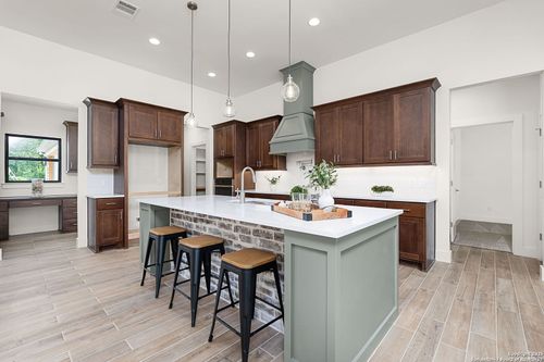 249 Sandpiper Ln, McQueeney, TX, 78123-3386 | Card Image