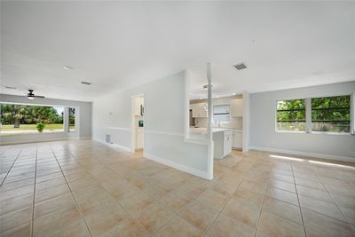 272 Annapolis Lane, House other with 3 bedrooms, 2 bathrooms and null parking in Rotonda West FL | Image 2