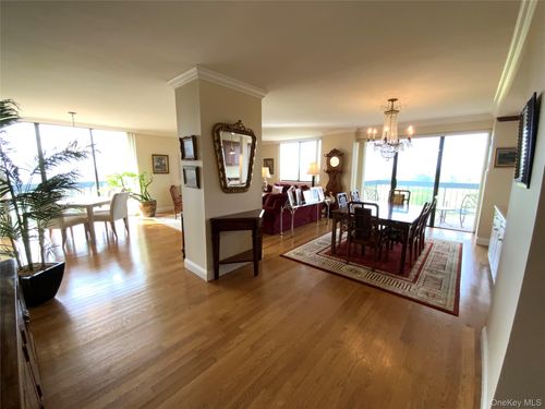 apt-12o-27010 Grand Central Pkwy, Floral Park, NY, 11005-1112 | Card Image