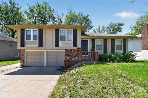 11612 Sycamore Dr, Kansas City, MO, 64134-4057 | Card Image