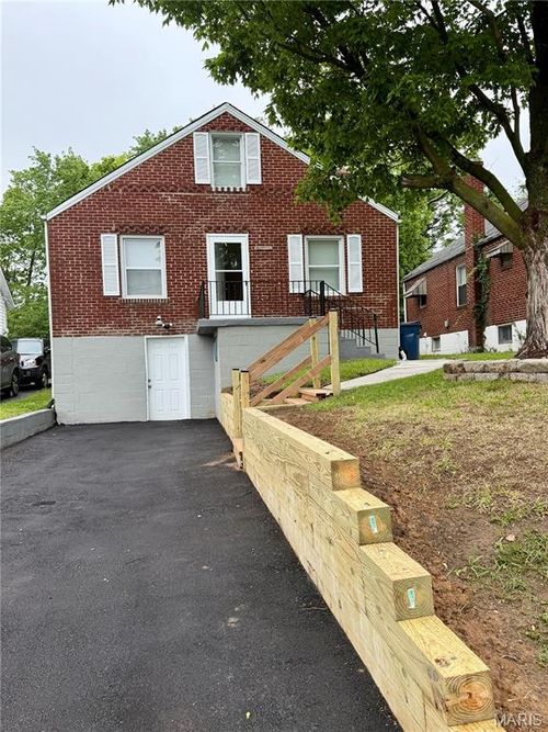 7047 Florence Place, Jennings, MO, 63136 | Card Image