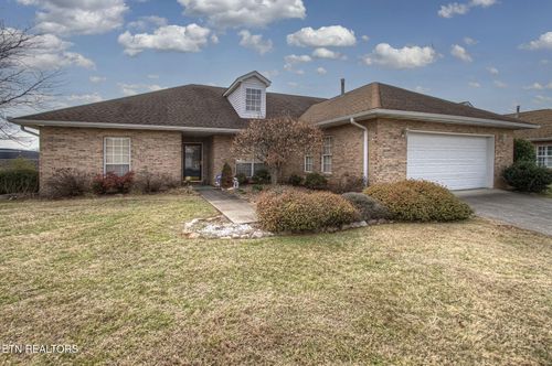 214 Royal Oaks Dr, Maryville, TN, 37801-9614 | Card Image