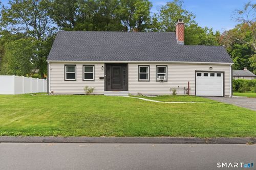 4 Wicklow St, Windsor Locks, CT, 06096-1817 | Card Image