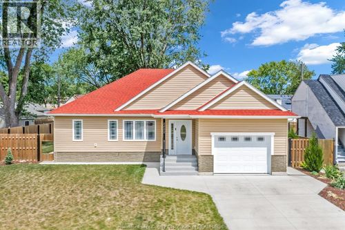 2482 Rossini Blvd, Windsor, ON, N8W4R1 | Card Image