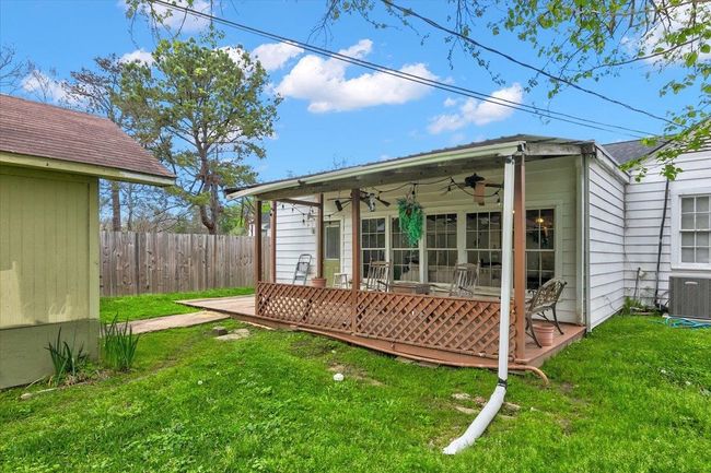 1121 18 Th St, House other with 3 bedrooms, 2 bathrooms and null parking in Orange TX | Image 31