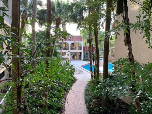 apt-b204-9301 Sw 92nd Ave, Miami, FL, 33176-2158 | Card Image