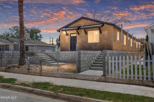 117 North St, Taft, CA, 93268-3205 | Card Image
