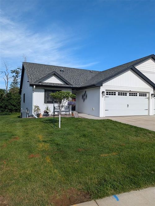 4852 Waylon St, Eau Claire, WI, 54703-3717 | Card Image