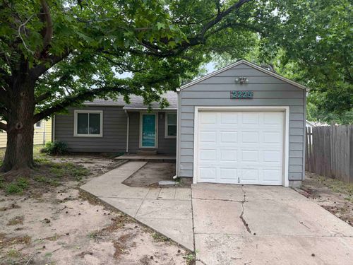 2225 S Grove St, Wichita, KS, 67211 | Card Image