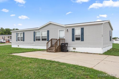 135 Shapell Ln Nw, Walker, MI, 49534-3376 | Card Image