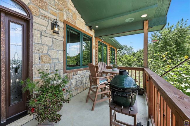 6010 Sw Douglas Rd, House other with 3 bedrooms, 3 bathrooms and null parking in Topeka KS | Image 5