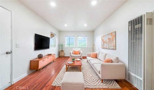 4-5863 Whitnall Hwy, North Hollywood, CA, 91601-1415 | Card Image