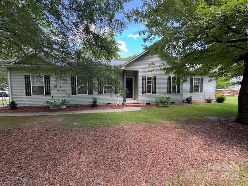 13221 Brandywine Ln, Midland, NC, 28107-6495 | Card Image