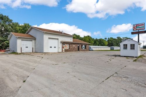 126 Franklin St, Center Point, IA, 52213 | Card Image