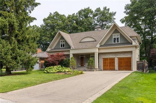 411 Wedgewood Dr, Oakville, ON, L6J4S3 | Card Image