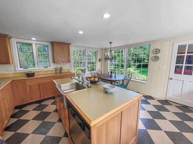 55 Reed Hill Rd, House other with 5 bedrooms, 3 bathrooms and null parking in Jacksonville VT | Image 7