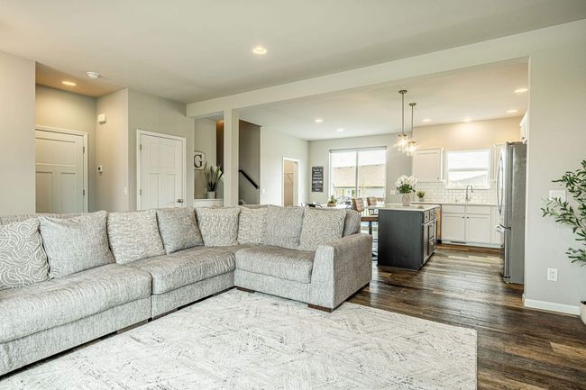 6111 E Red Oak Trail, House other with 3 bedrooms, 3 bathrooms and null parking in MCFARLAND WI | Image 4