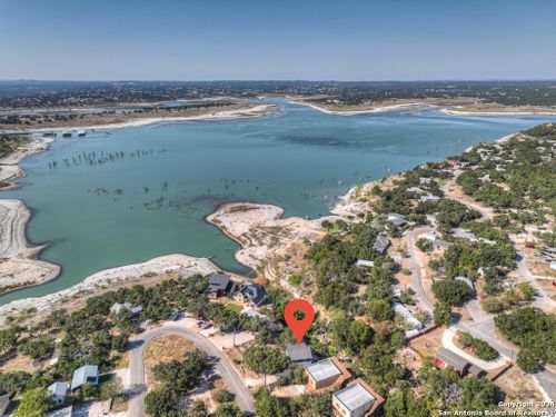 925 &amp; 913 Glenn Dr, Canyon Lake, TX, 78133 | Card Image