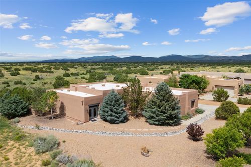 211 E Chili Line Rd, Santa Fe, NM, 87508-1429 | Card Image
