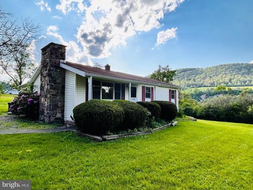 215 Brown Ave, BELLEFONTE, PA, 16823-1205 | Card Image