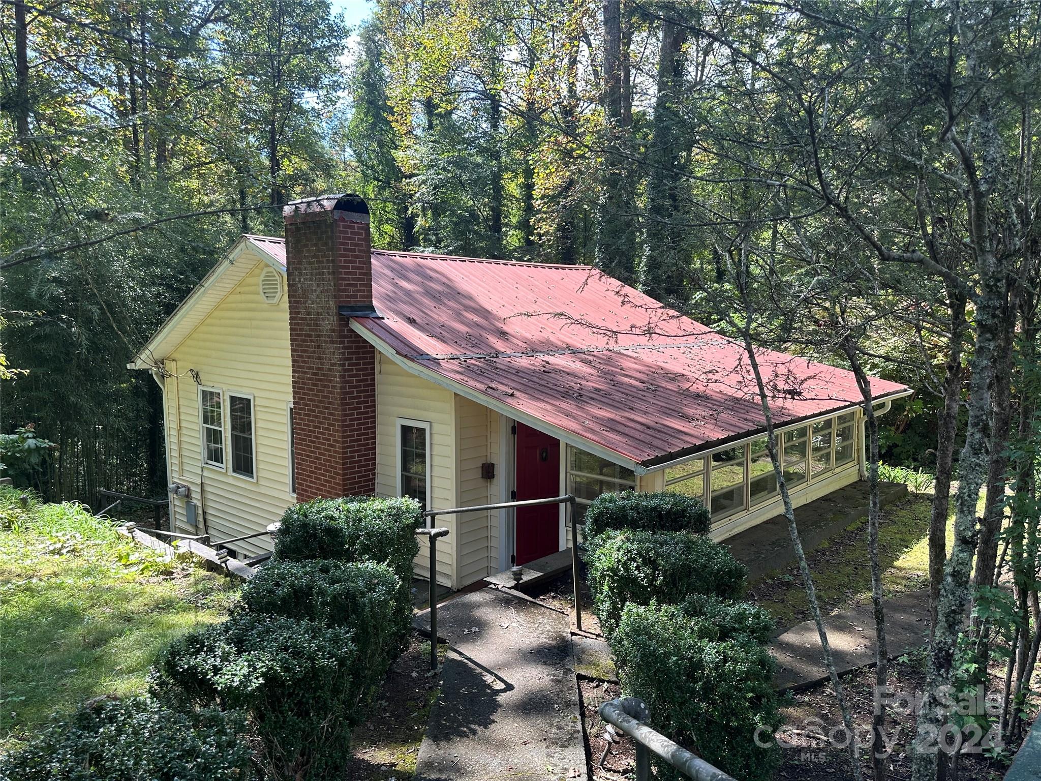 Lake Sega Rd, Brevard, NC 28712