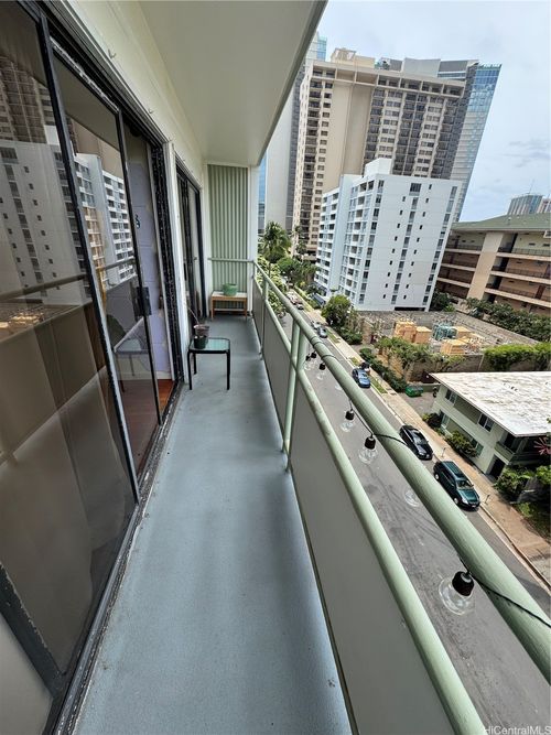710-445 Kaiolu St, Honolulu, HI, 96815-2285 | Card Image