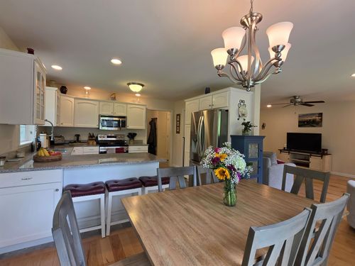 39 Kiln Rd, Essex Junction, VT, 05452-4710 | Card Image