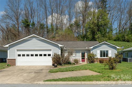 176 Derbyshire Dr, Hendersonville, NC, 28792-2964 | Card Image