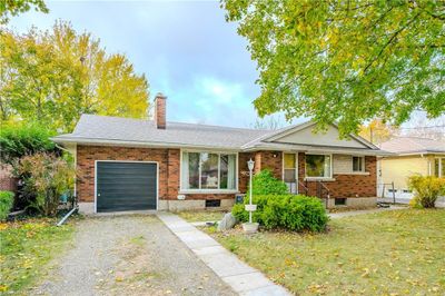 10 Pine Dr, House other with 3 bedrooms, 2 bathrooms and 3 parking in Guelph ON | Image 3