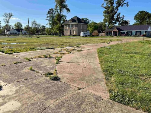 513 Forrest Ave E, Wynne, AR, 72396-2222 | Card Image