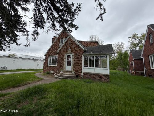 4705 W Bancroft St, Toledo, OH, 43615-3901 | Card Image
