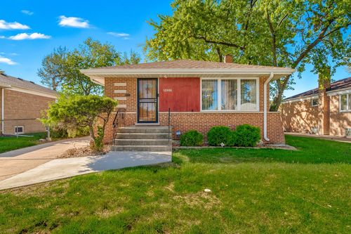 15966 Debbie Ln, South Holland, IL, 60473-1731 | Card Image