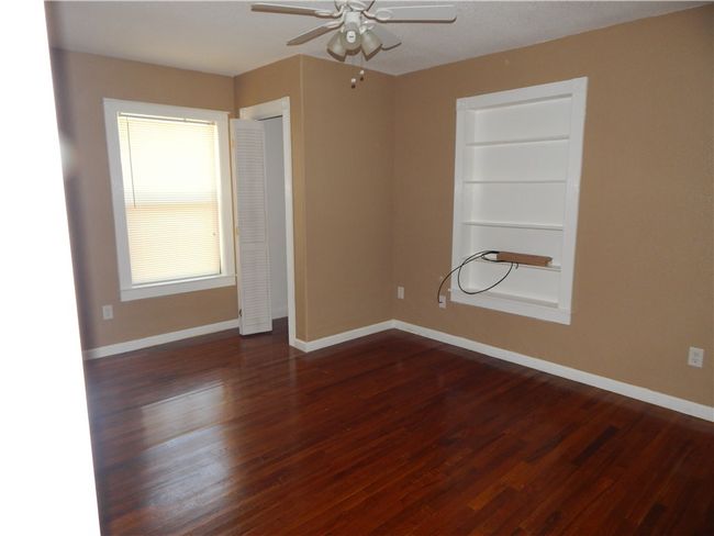 330 E Cedar St, House other with 2 bedrooms, 1 bathrooms and 2 parking in Bertram TX | Image 14